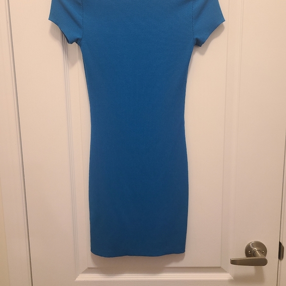 Mini Guess Summer Dress - Picture 2 of 2
